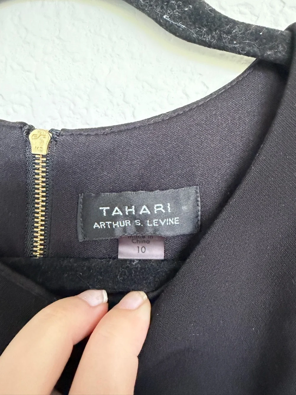 Tahari Black Cap Sleeve Scalloped Dress - Picture 3 of 4
